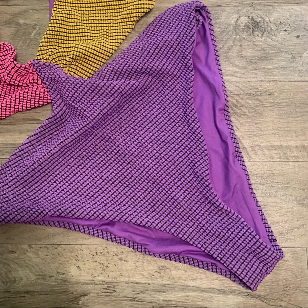 Agua Bendita Malibu Vini One Piece Color Block Swimsuit - Picture 6 of 14